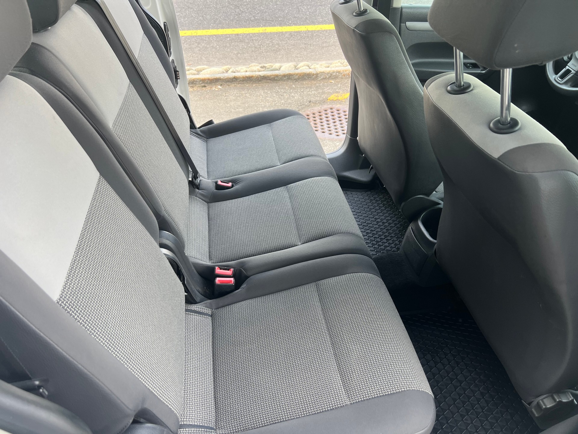 VW Caddy 2.0 TDI 4Motion-image-9