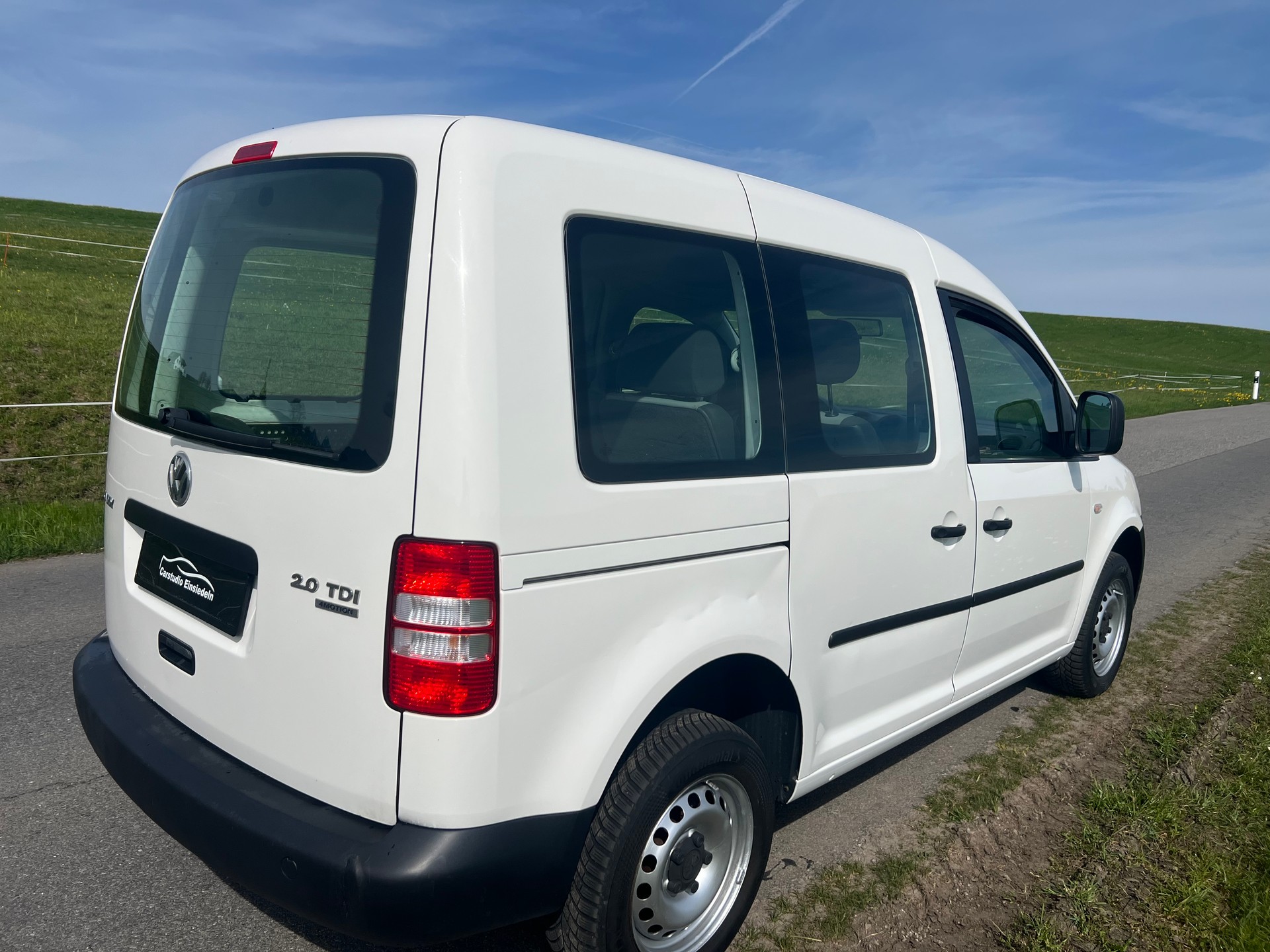 VW Caddy 2.0 TDI 4Motion-image-3