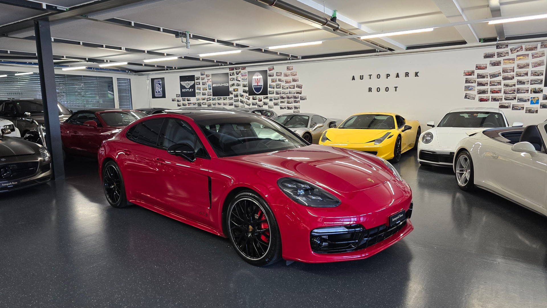 PORSCHE Panamera GTS PDK