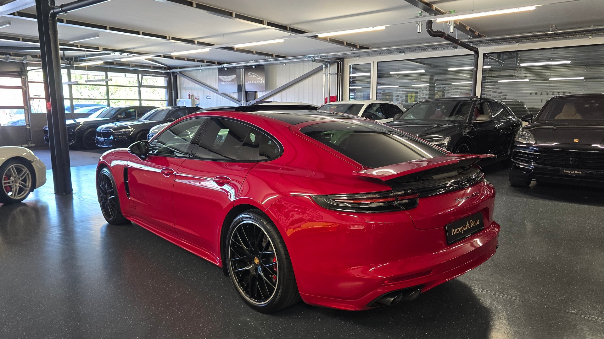 PORSCHE Panamera GTS PDK-image-6