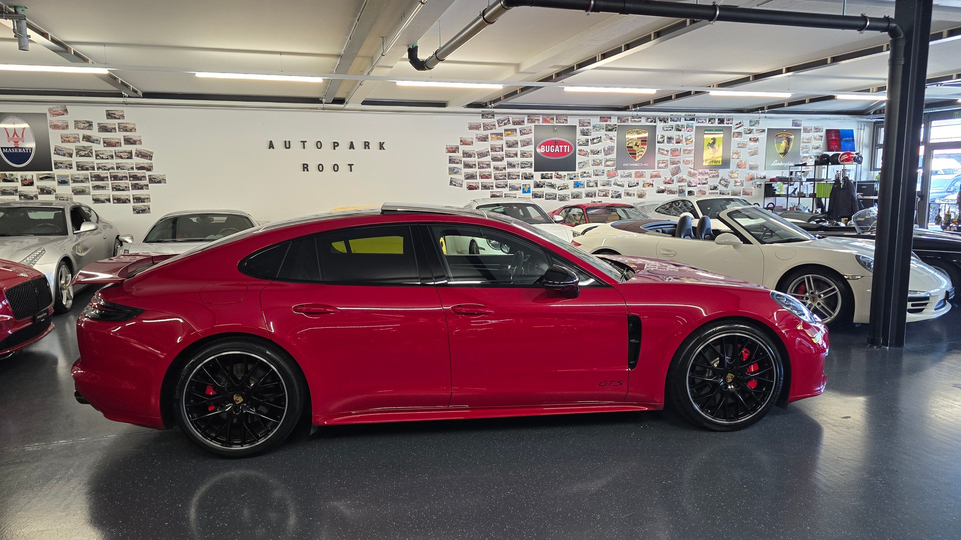 PORSCHE Panamera GTS PDK-showroom-element-3