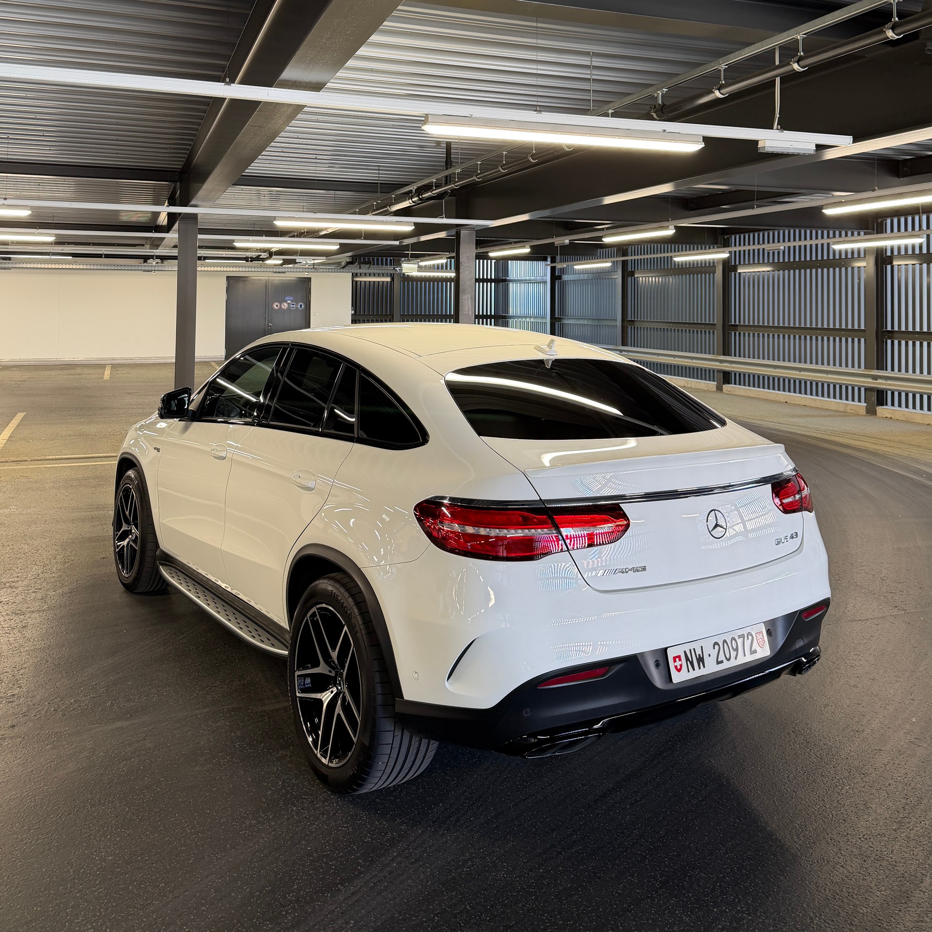 MERCEDES-BENZ GLE 43 AMG-image-1