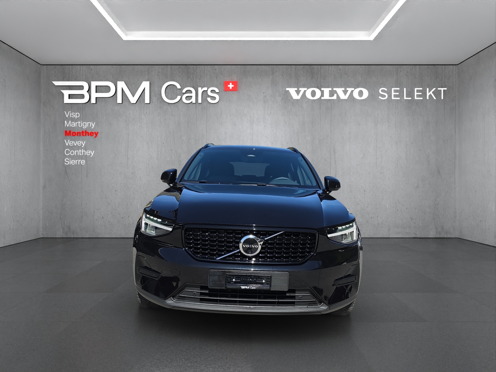 VOLVO XC40 B4 Benzin Mild Hybrid Plus Dark DCT-showroom-element-1