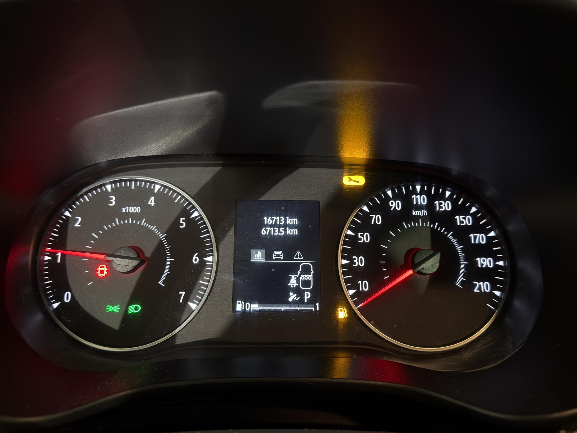 DACIA Sandero Stepway TCe 90 Comfort CVT-image-10