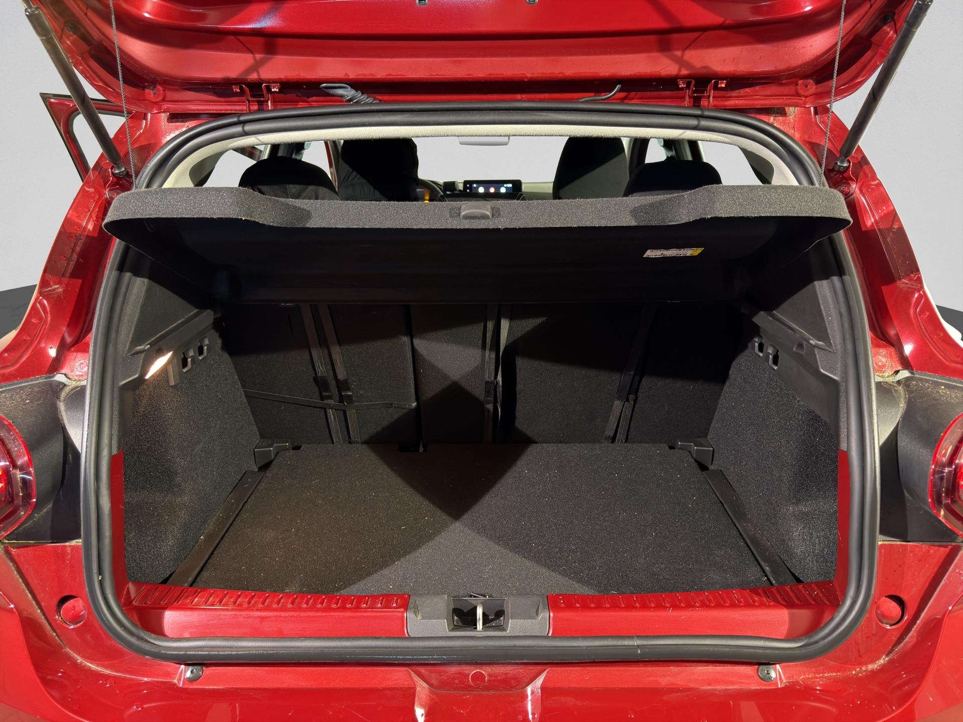 DACIA Sandero Stepway TCe 90 Comfort CVT-image-15
