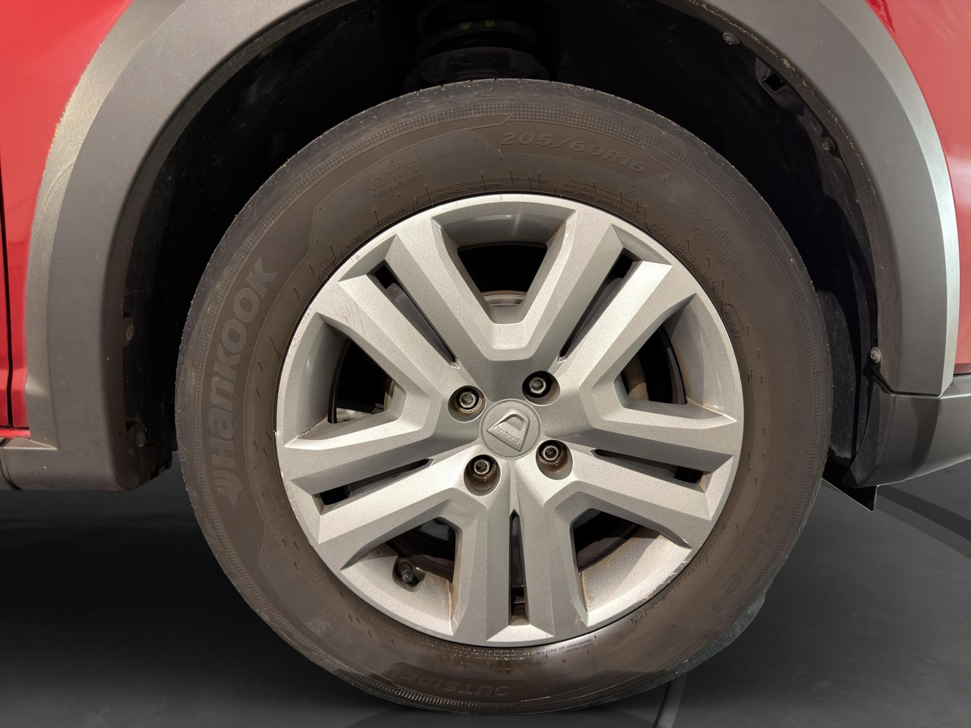 DACIA Sandero Stepway TCe 90 Comfort CVT-image-17