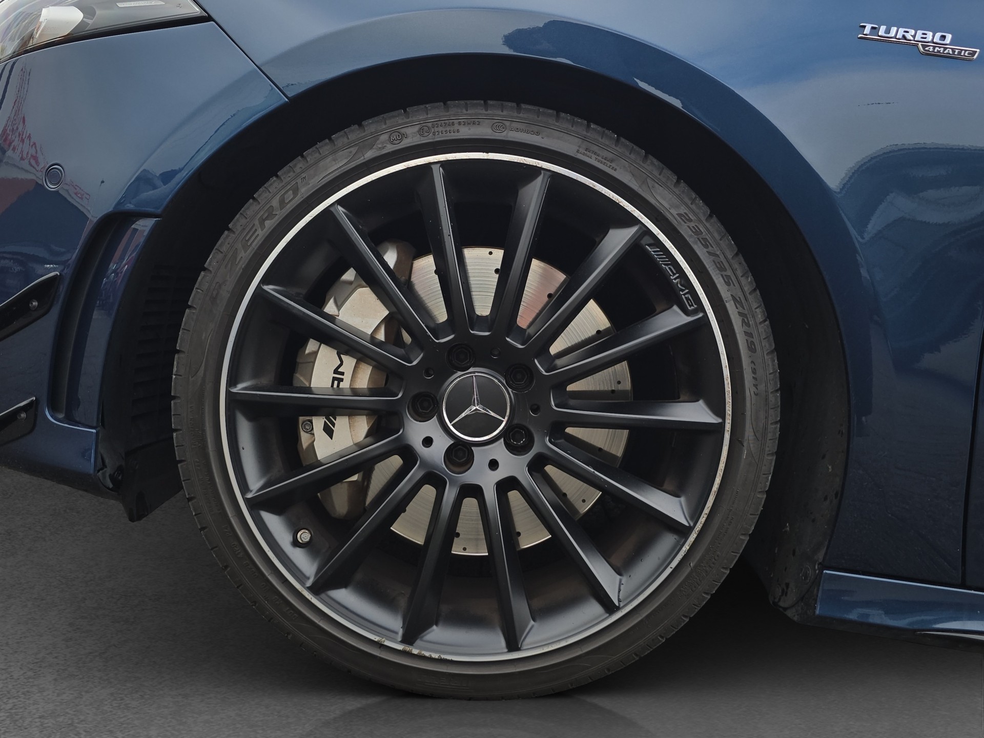 MERCEDES-BENZ A 35 AMG 4Matic Speedshift-image-11