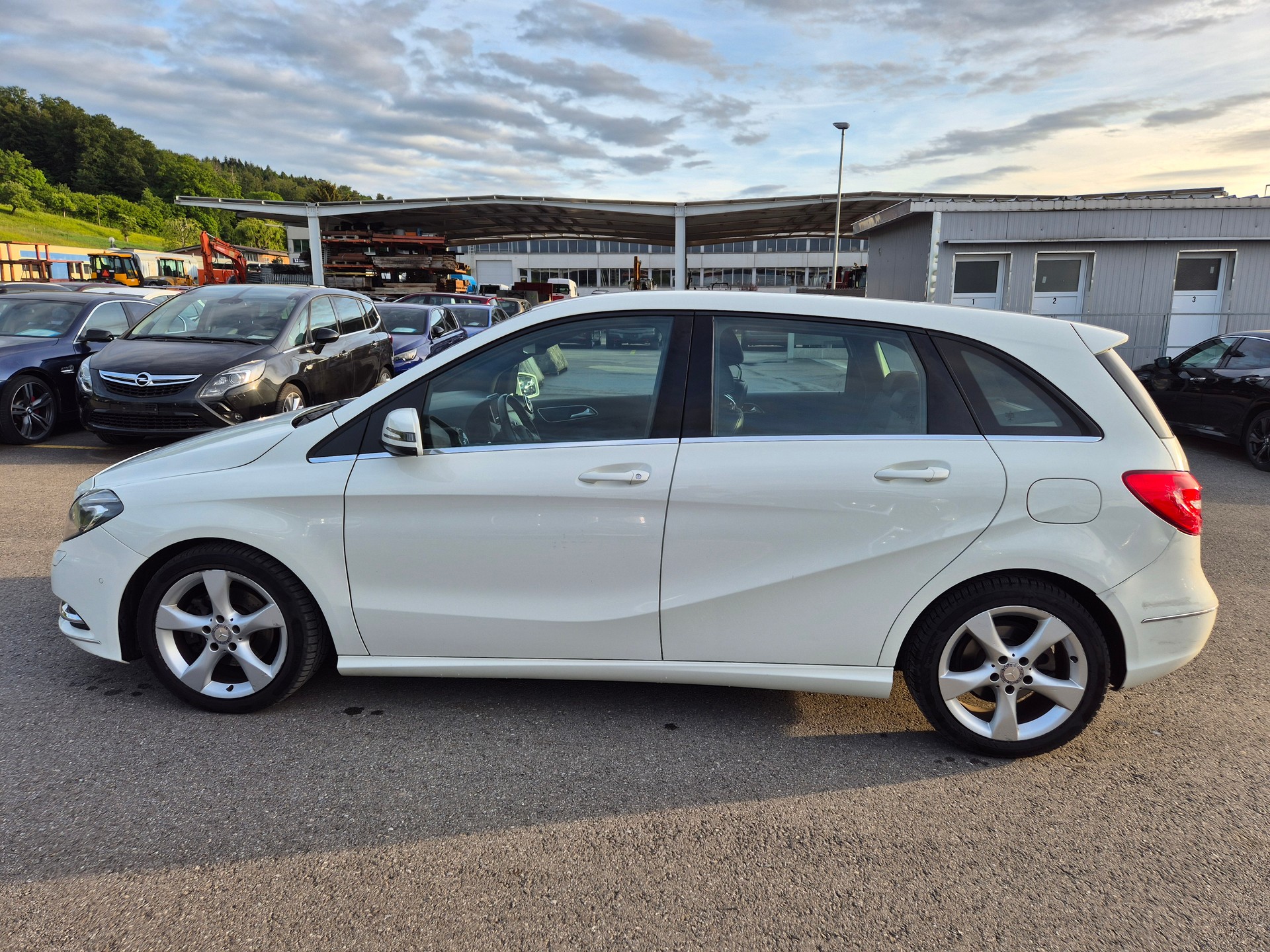 MERCEDES-BENZ B 180 CDI-image-7