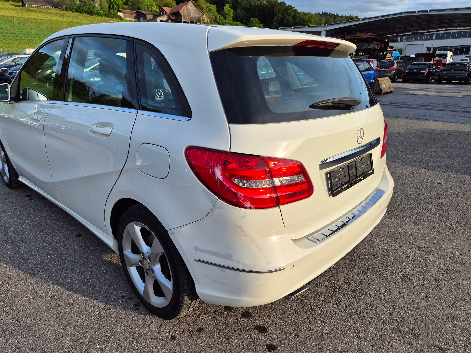 MERCEDES-BENZ B 180 CDI-image-14