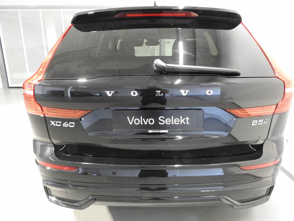 VOLVO XC60 2.0 B5 MH Ultimate Dark AWD-image-4