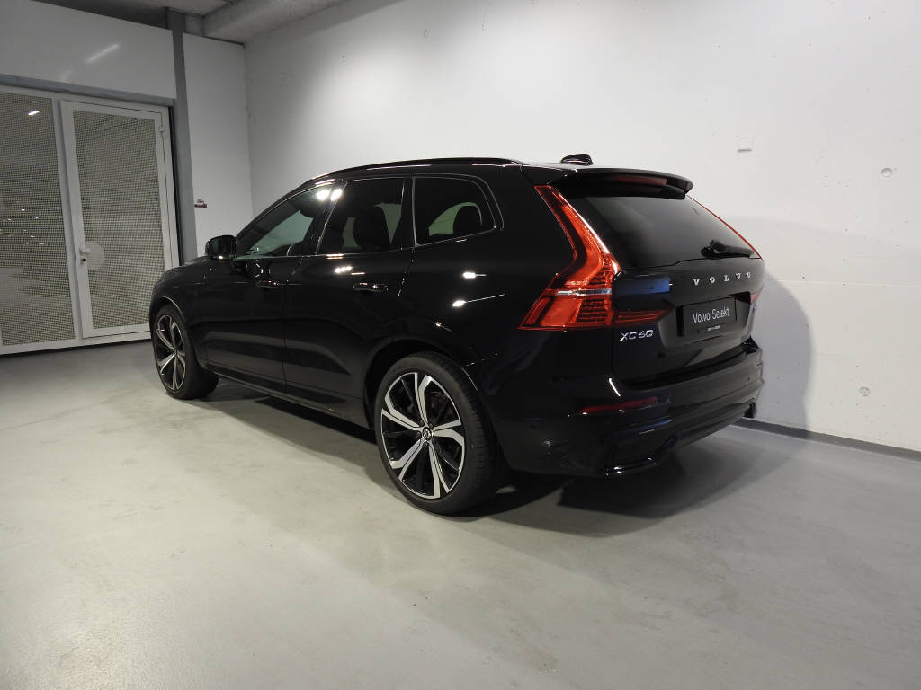 VOLVO XC60 2.0 B5 MH Ultimate Dark AWD-showroom-element-3