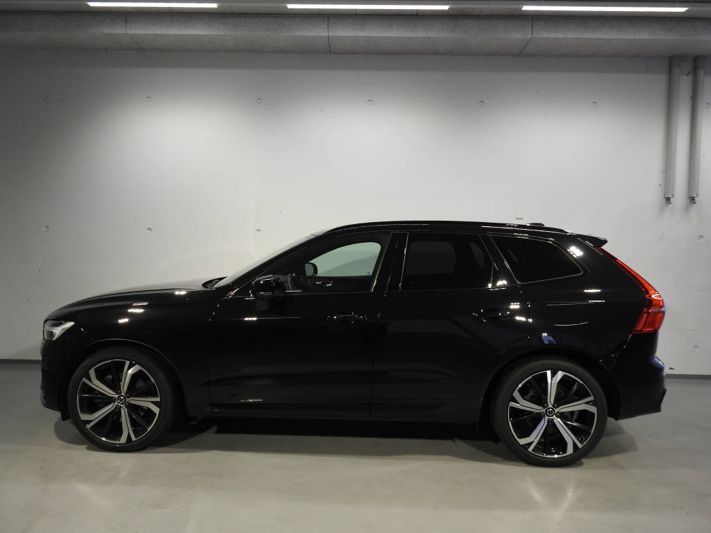 VOLVO XC60 2.0 B5 MH Ultimate Dark AWD-showroom-element-2
