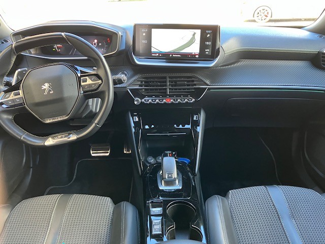 PEUGEOT 2008 1.5 BlueHDi GT EAT8-image-6
