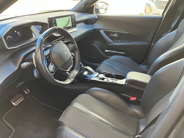 PEUGEOT 2008 1.5 BlueHDi GT EAT8-image-5