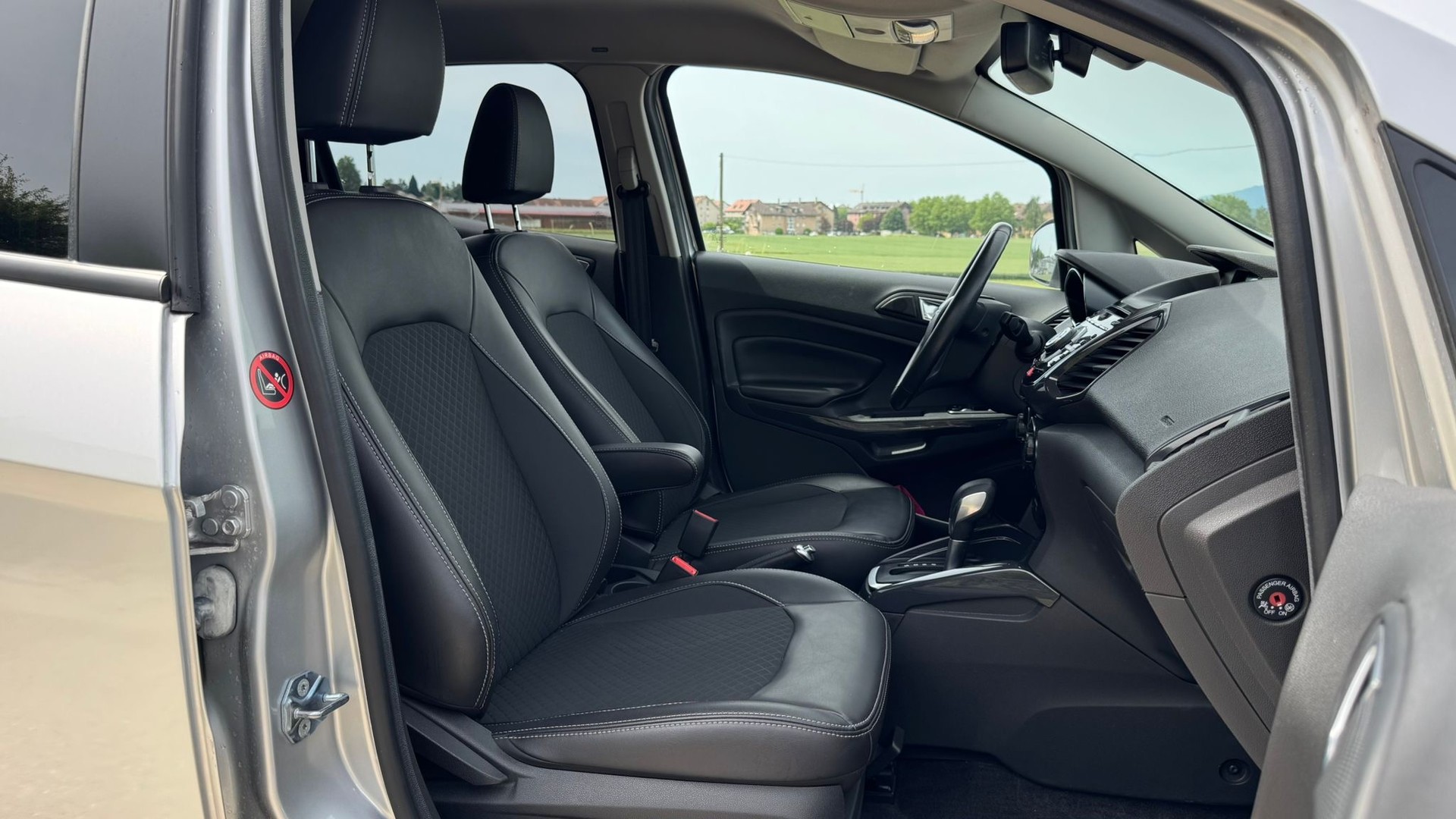 FORD EcoSport 1.5 Trend PowerShift-image-5