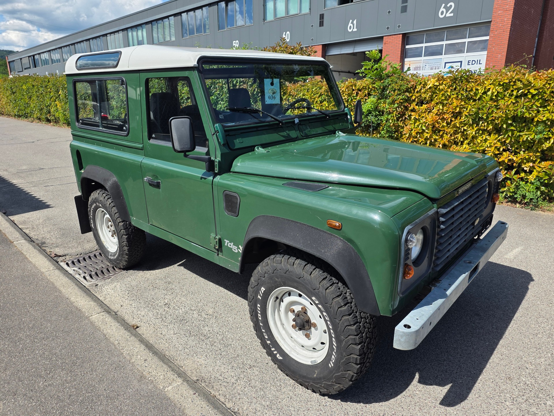 LAND ROVER Defender 90 SW 2.5 Td5