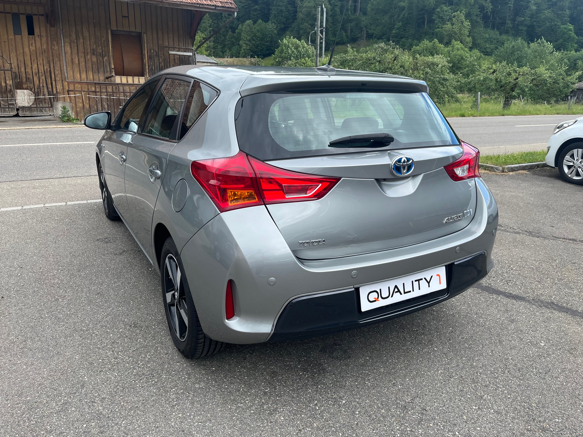TOYOTA Auris 1.8 16V HSD Linea Sol / Frisch ab MFK & Sevice / 8-fach bereift-image-3