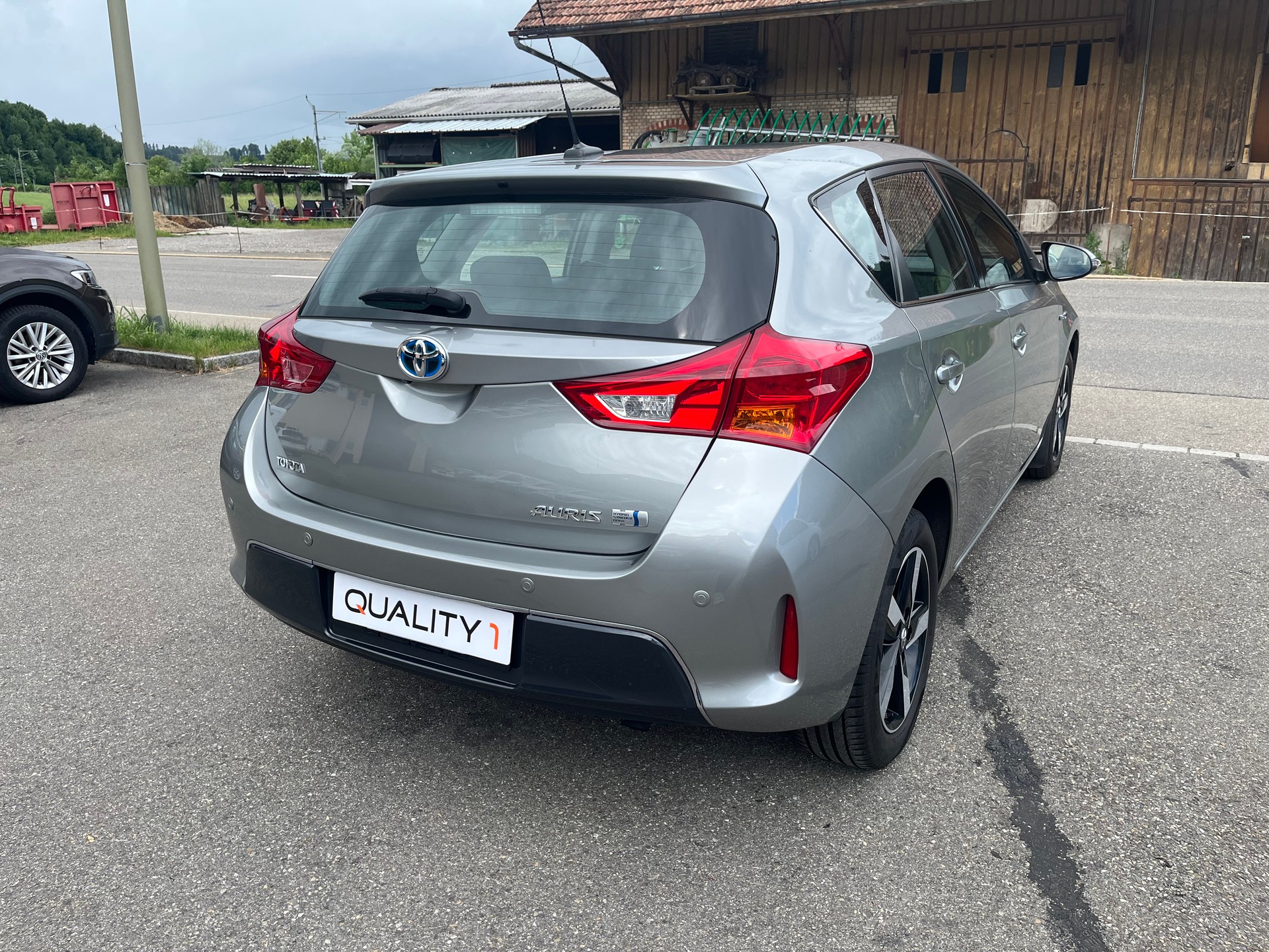 TOYOTA Auris 1.8 16V HSD Linea Sol / Frisch ab MFK & Sevice / 8-fach bereift-image-2