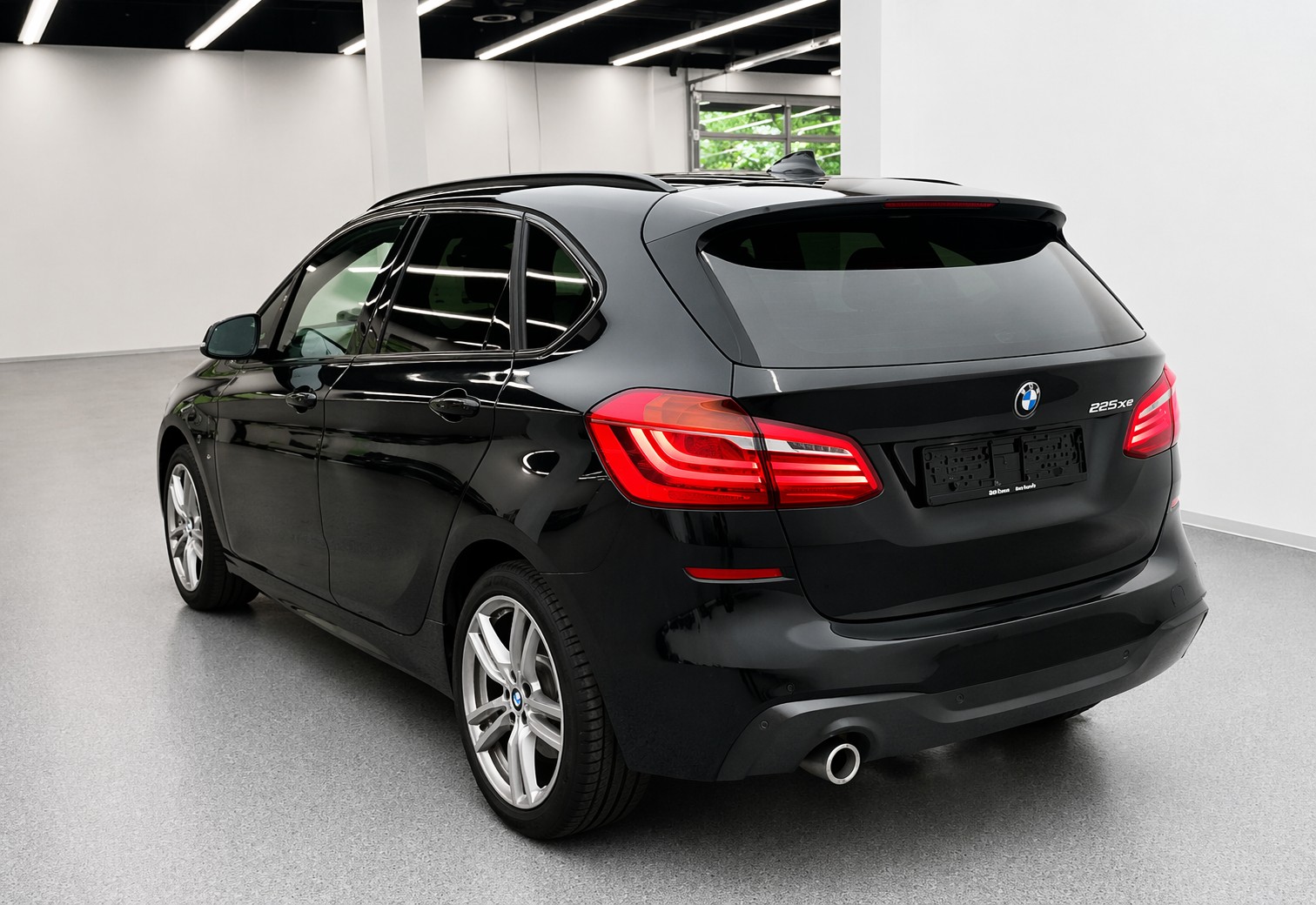 BMW 225xe iPerformance Active Tourer M Sport Steptronic-image-1