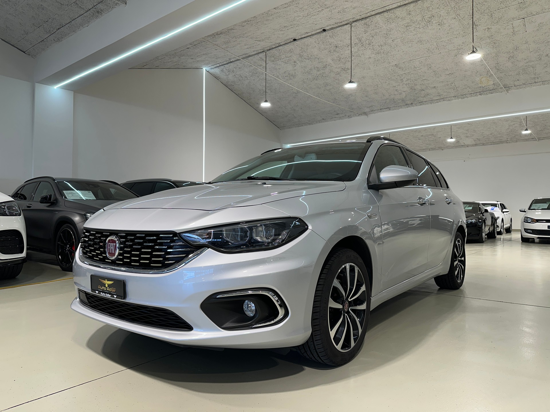 FIAT Tipo 1.6MJ Station Wagon Lounge DCT-showroom-element-3
