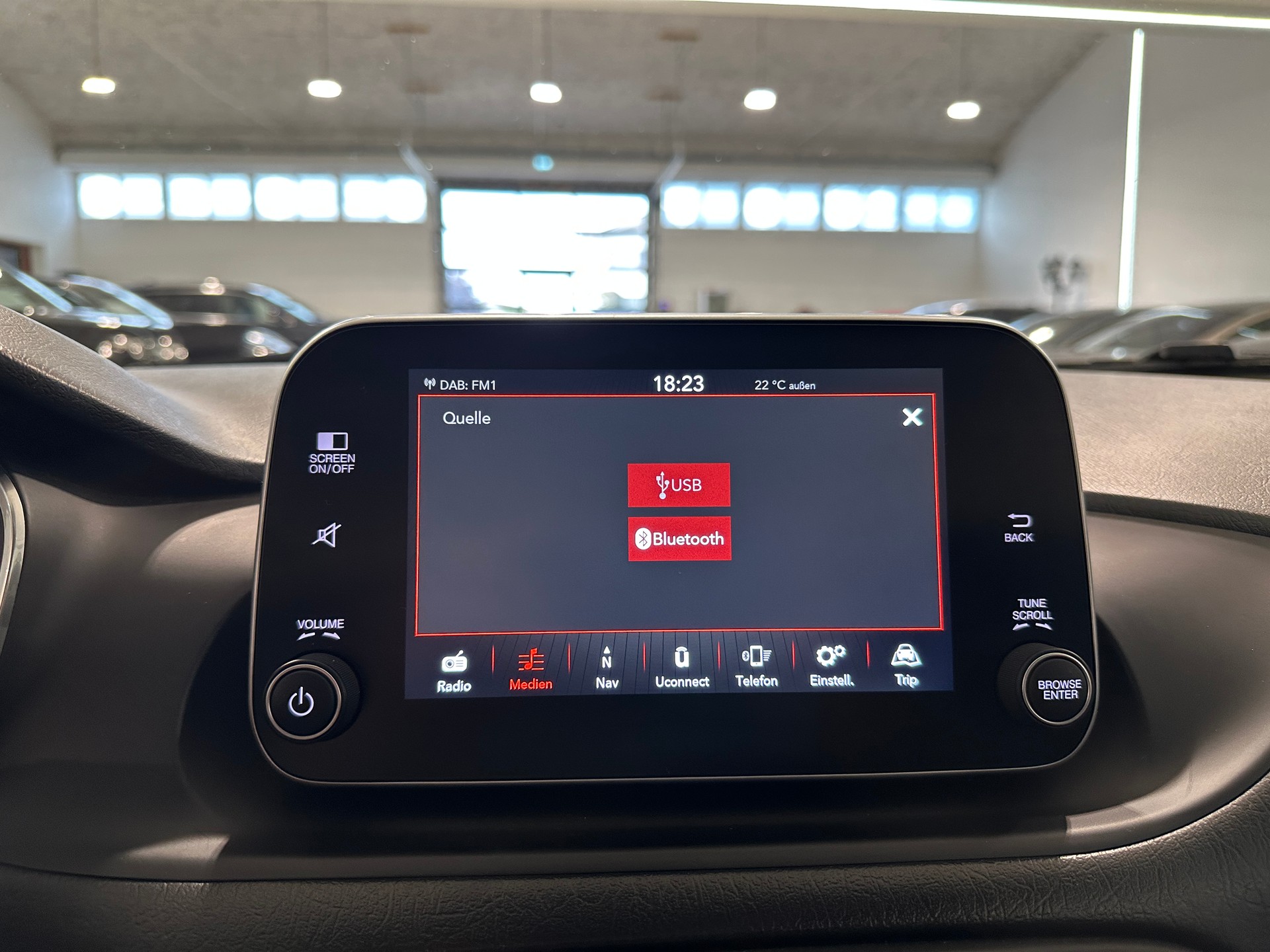 FIAT Tipo 1.6MJ Station Wagon Lounge DCT-image-18