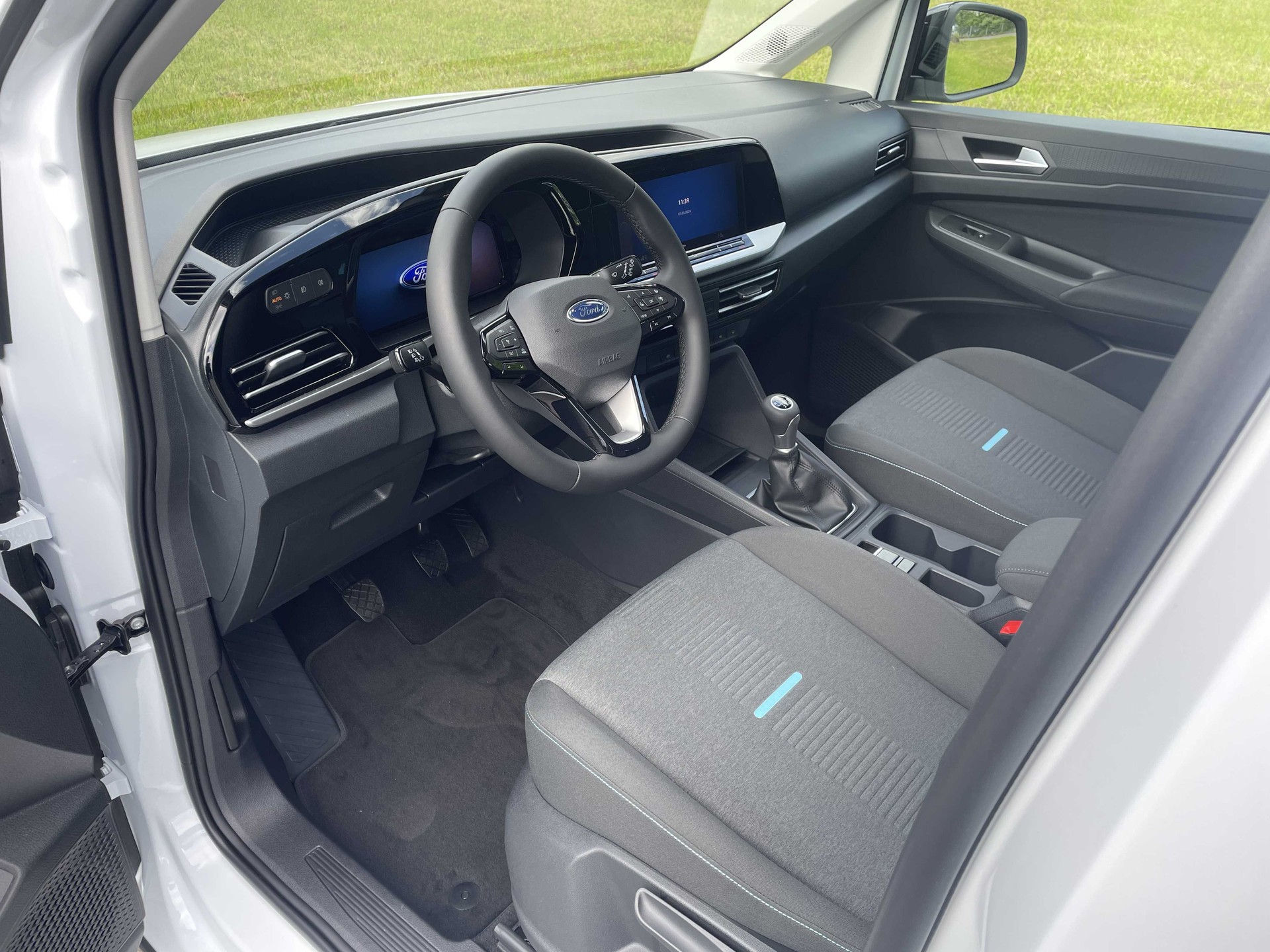 FORD Tourneo Grand Connect 2.0 EcoBlue 122PS Active 4x4-image-8