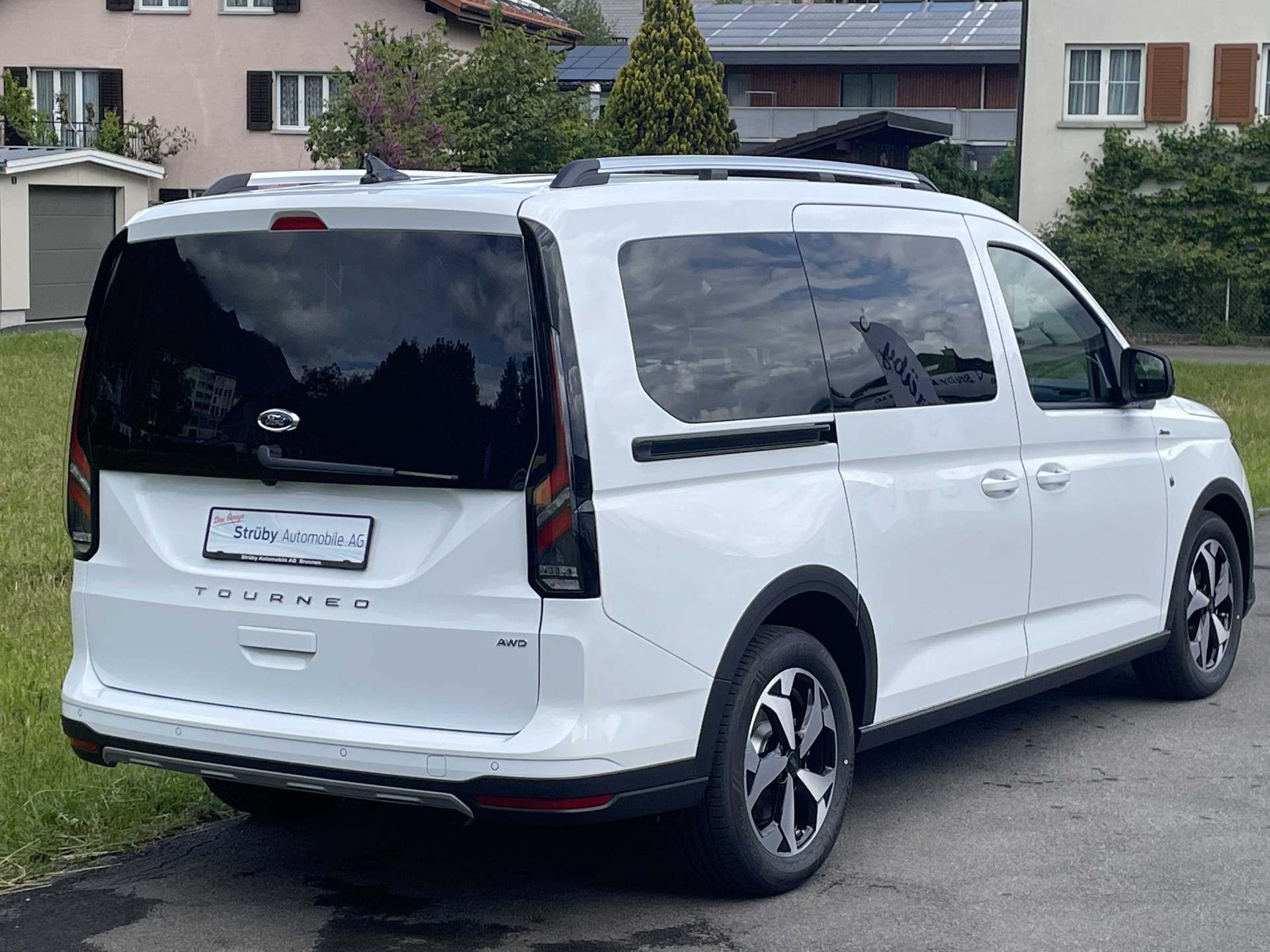 FORD Tourneo Grand Connect 2.0 EcoBlue 122PS Active 4x4-image-5