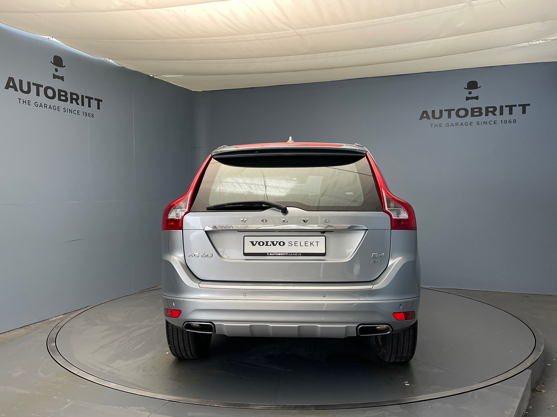 VOLVO XC60 2.4 D4 Summum AWD S/S-showroom-element-1