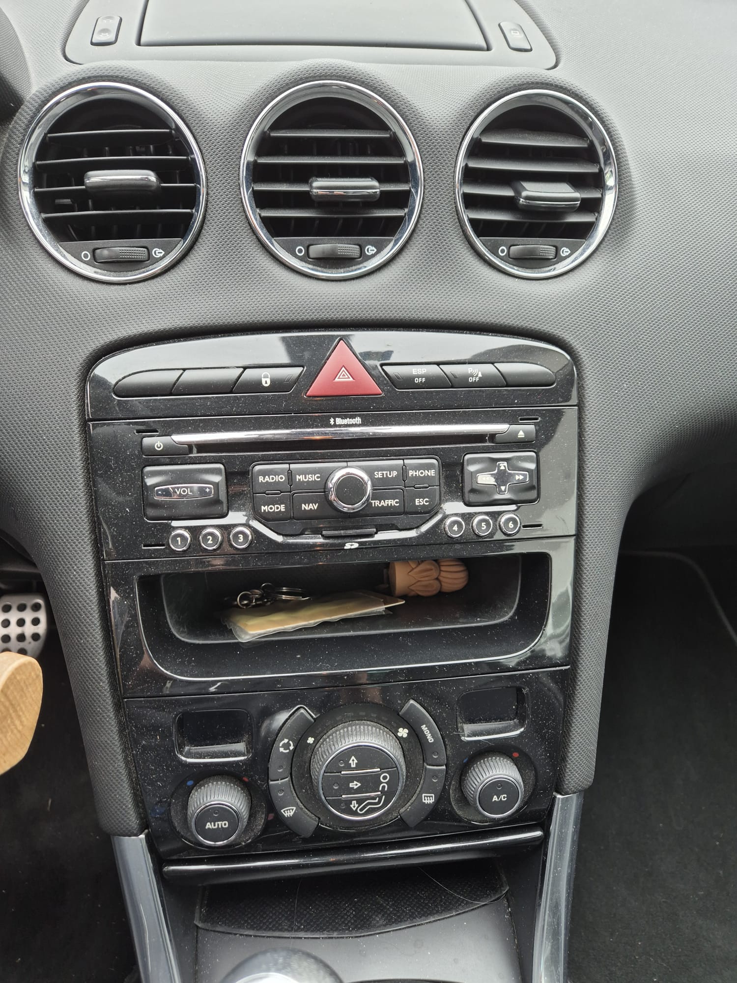 PEUGEOT 308 CC 1.6 16V Turbo Platinum-image-9