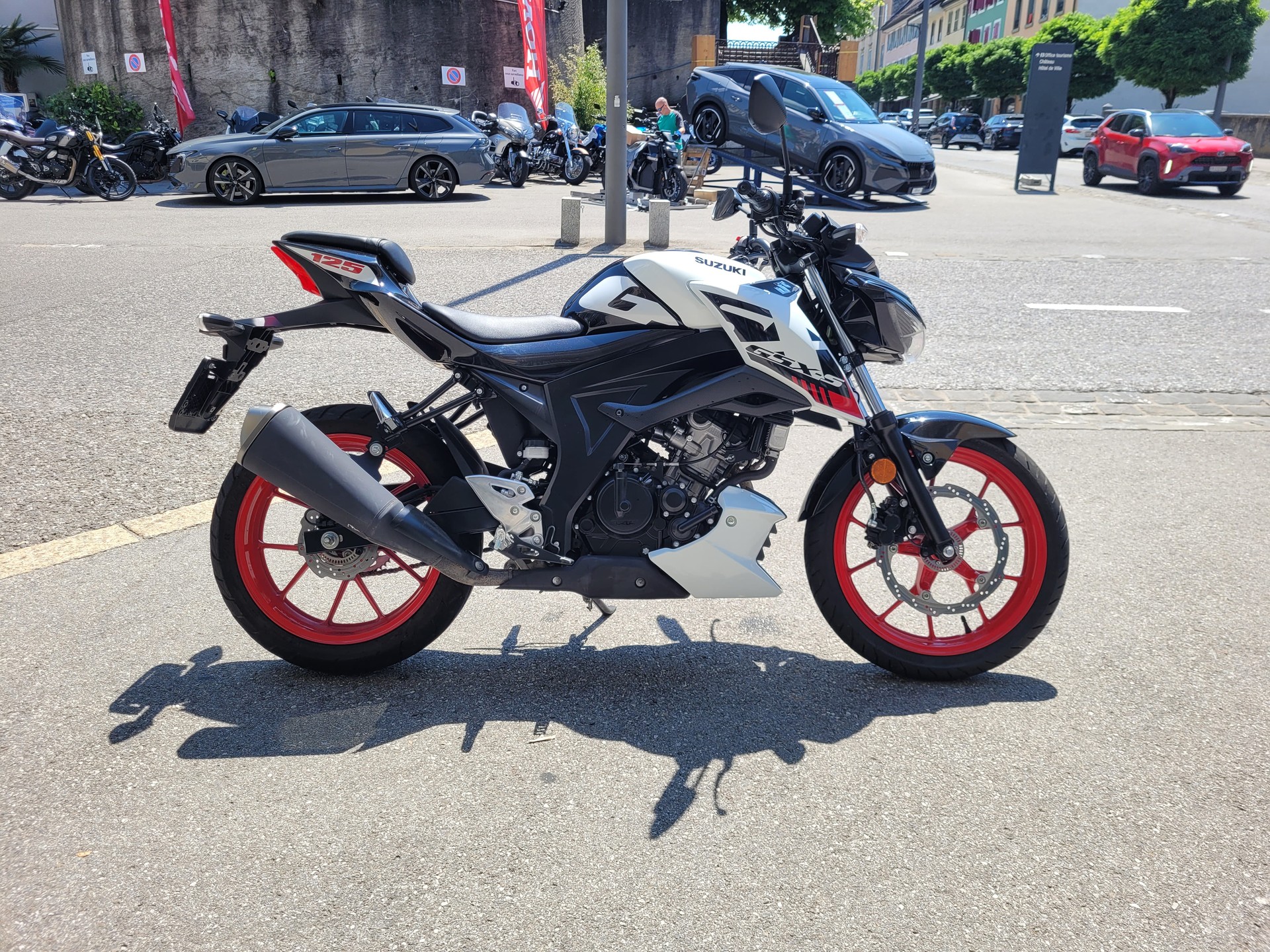 SUZUKI GSX-S 125-image-1