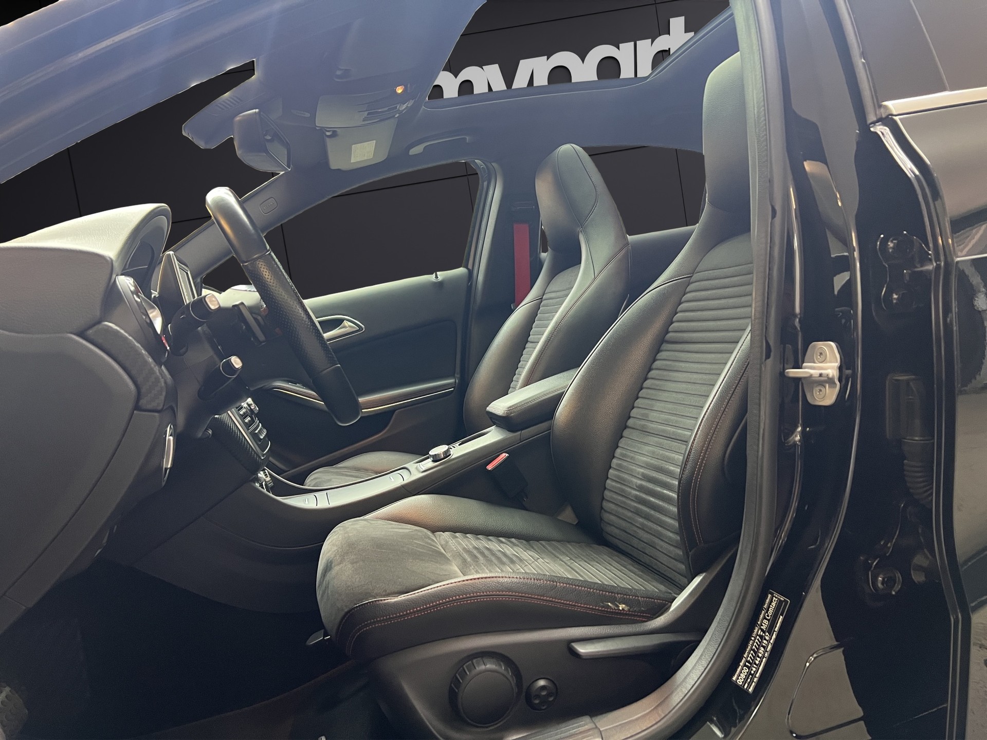MERCEDES-BENZ A 250 Sport 7G-DCT-image-7
