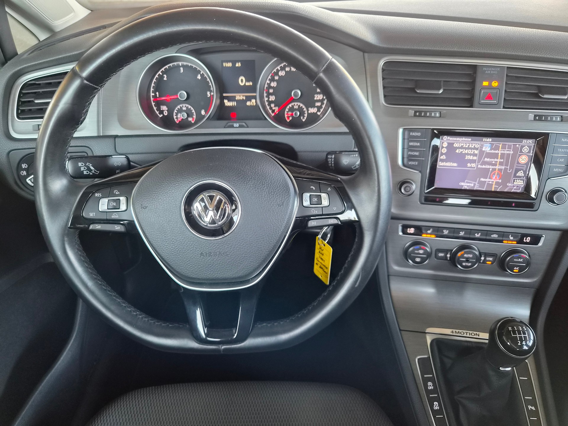 VW Golf 2.0 TDI Comfortline 4Motion-image-14