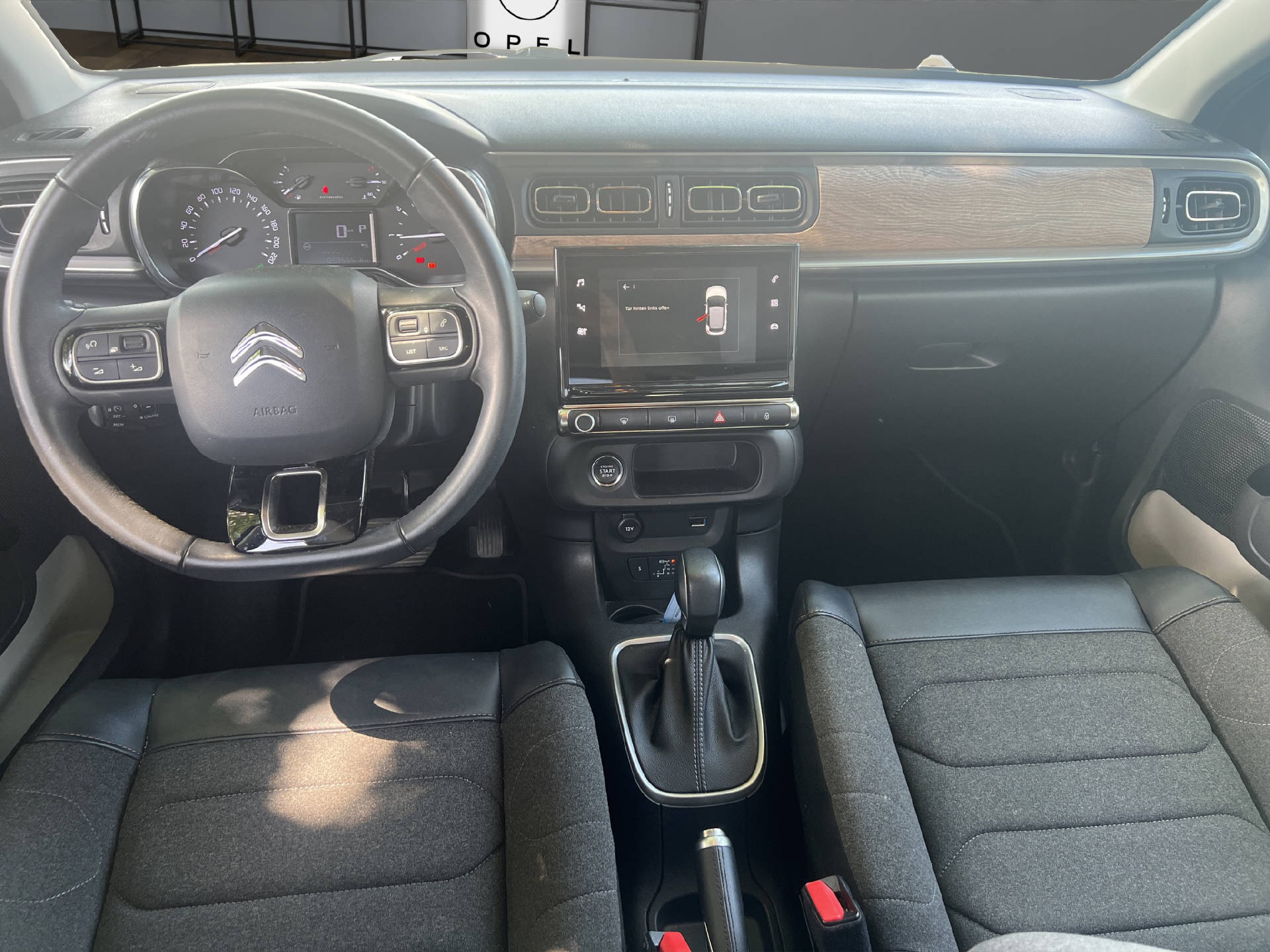 CITROEN C3 1.2 PureTech Shine-image-6