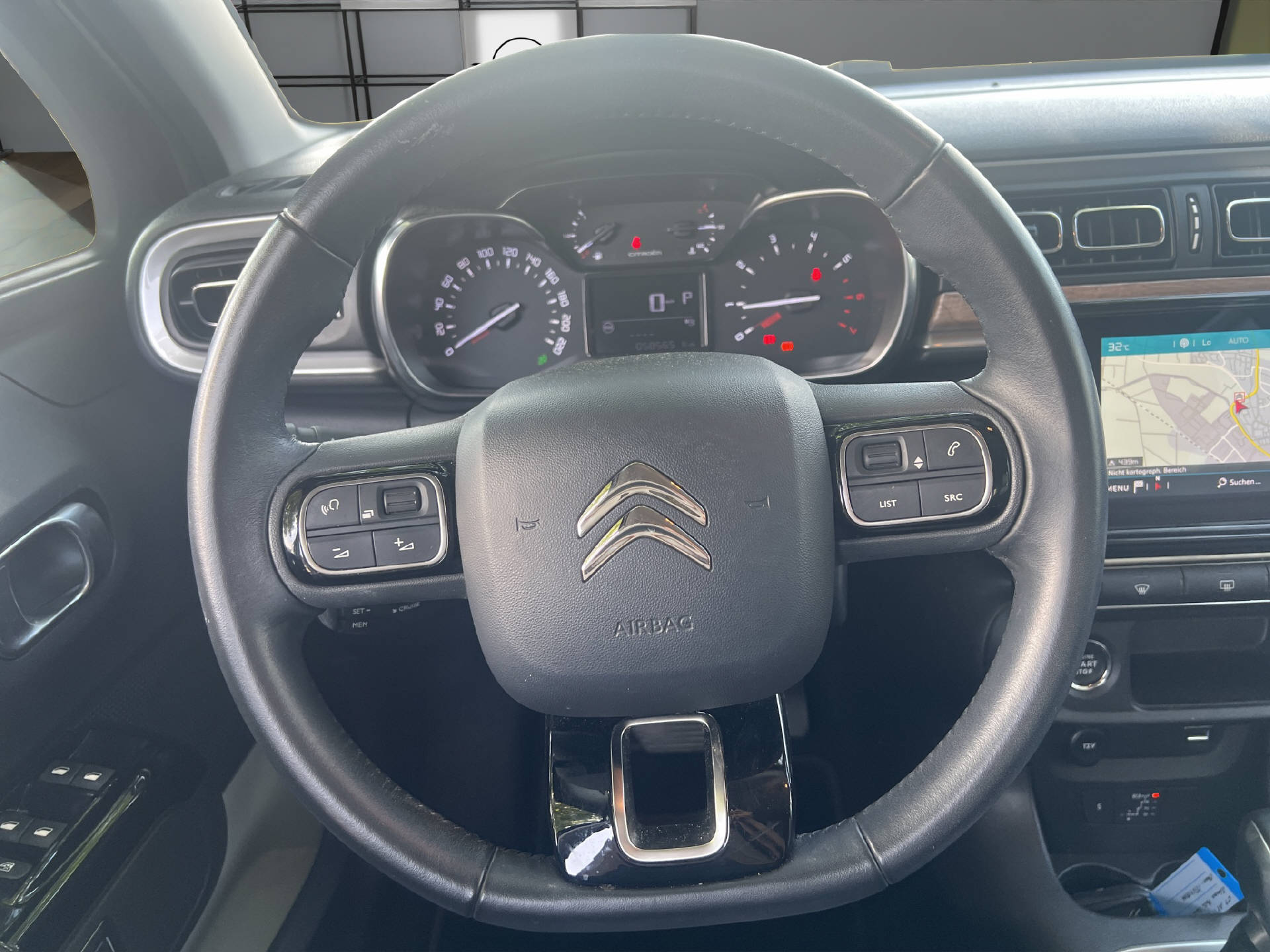 CITROEN C3 1.2 PureTech Shine-image-7
