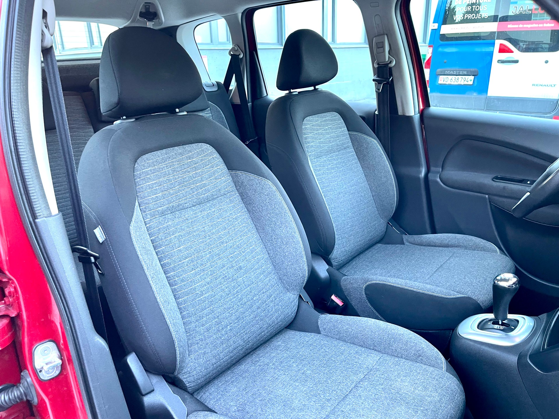 CITROEN C3 Picasso 1.6i 16V Séduction EGS6-image-29