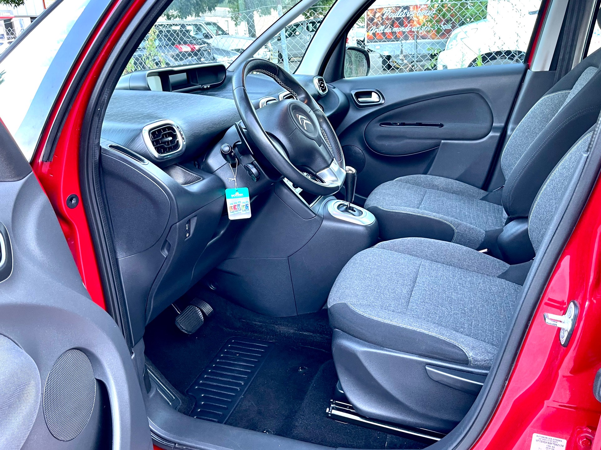 CITROEN C3 Picasso 1.6i 16V Séduction EGS6-image-25