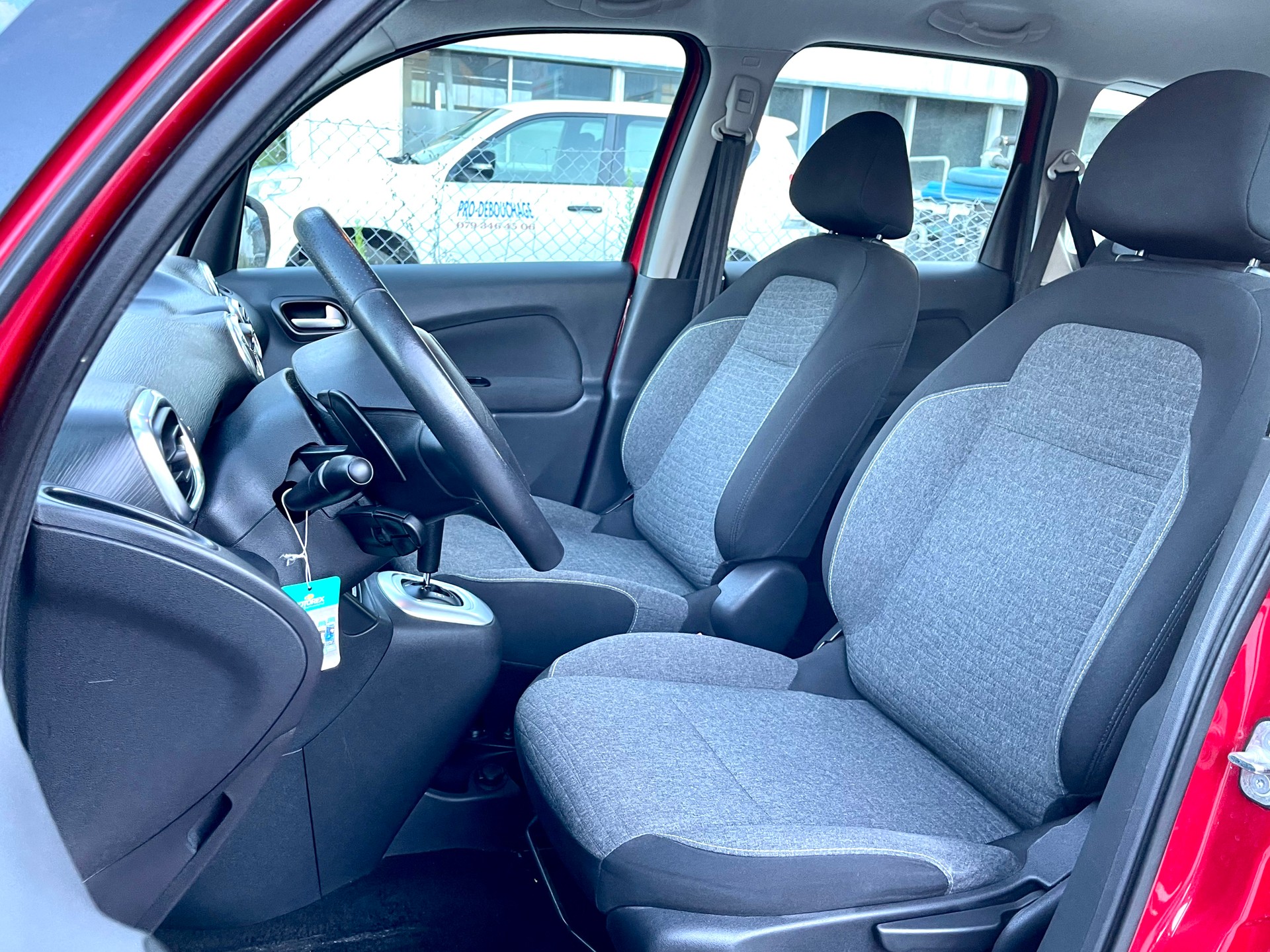 CITROEN C3 Picasso 1.6i 16V Séduction EGS6-image-8