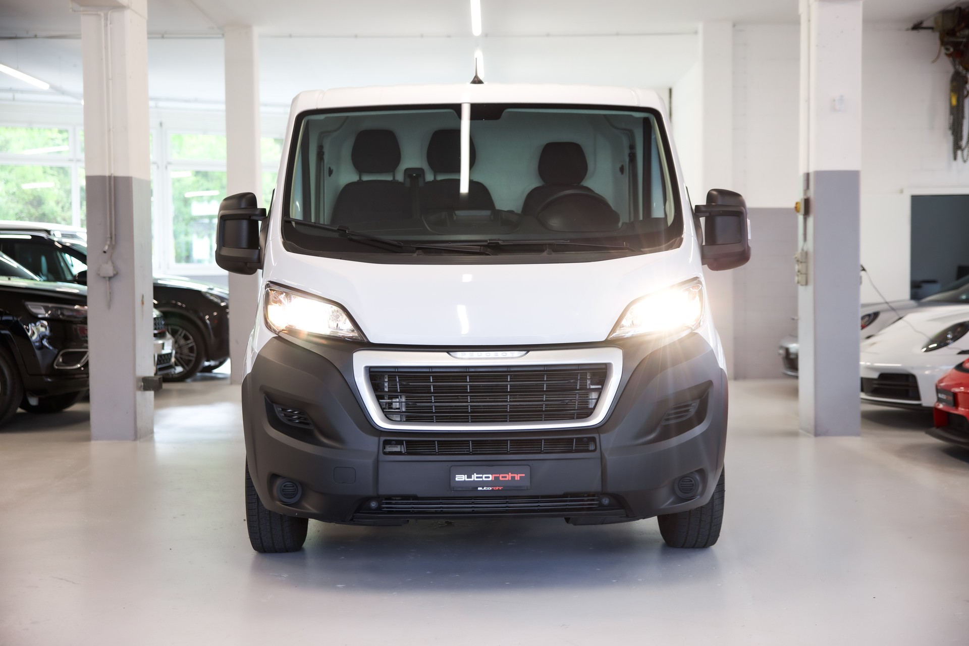 PEUGEOT Boxer 330 L1H1 2.2 BlueHDi 120 S/S-showroom-element-1