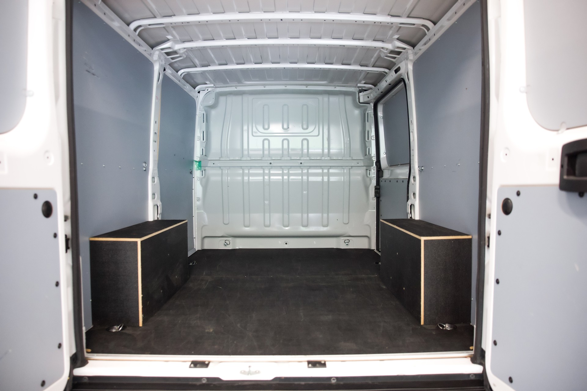 PEUGEOT Boxer 330 L1H1 2.2 BlueHDi 120 S/S-image-16