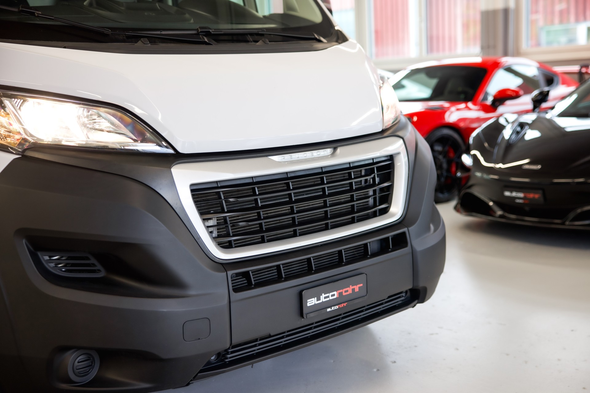 PEUGEOT Boxer 330 L1H1 2.2 BlueHDi 120 S/S-image-11