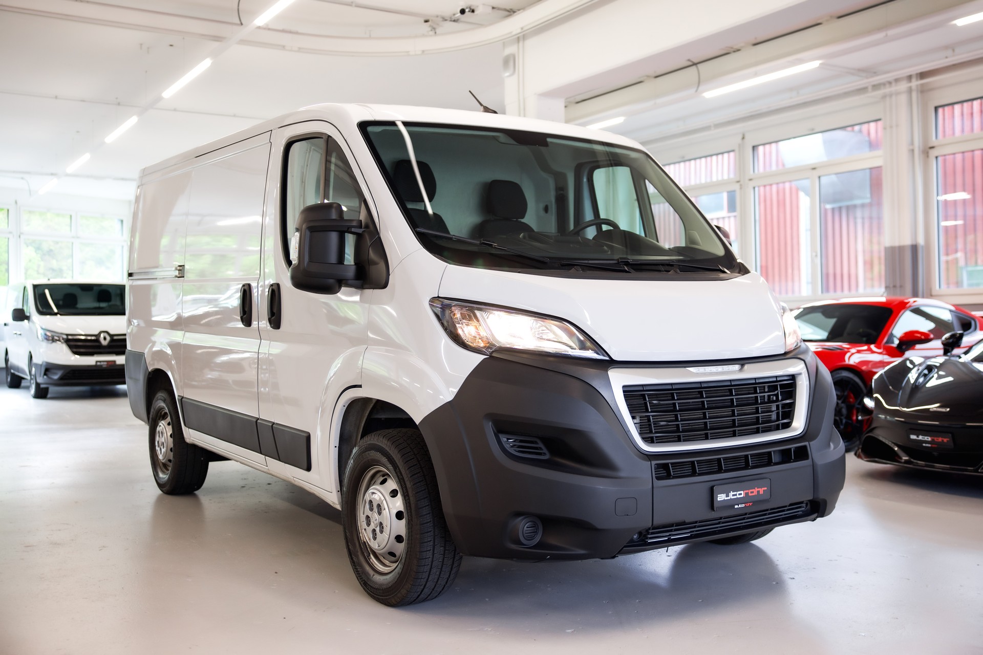 PEUGEOT Boxer 330 L1H1 2.2 BlueHDi 120 S/S-showroom-element-2