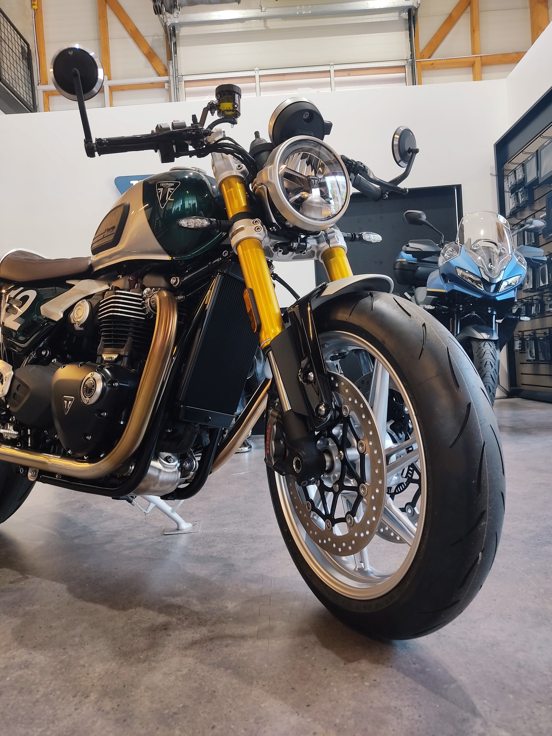 TRIUMPH Speed Twin 1200 RS Cafe Racer Edition-image-3