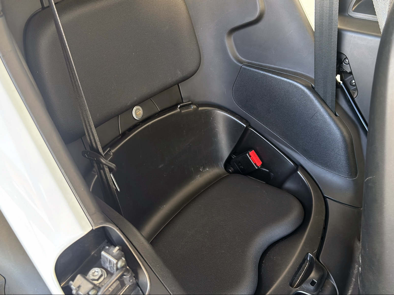 RENAULT Twizy Z.E. Intens Black (incl. Battery)-image-8