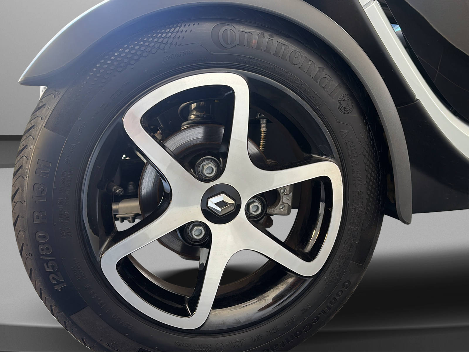 RENAULT Twizy Z.E. Intens Black (incl. Battery)-image-11