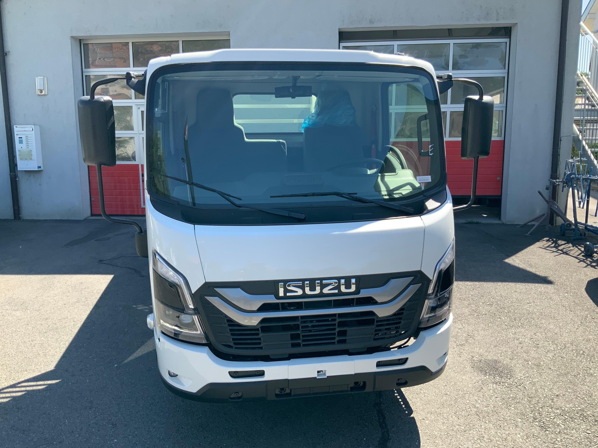 ISUZU M27 Kab.-Ch. E DR 3.0 Ddi