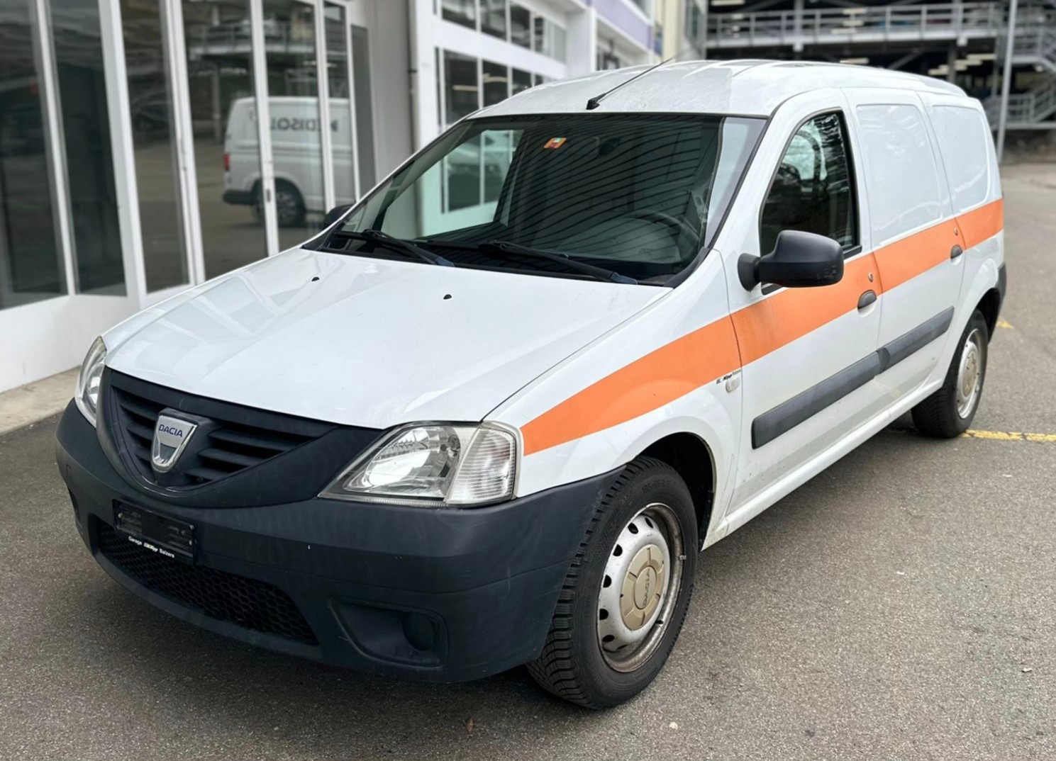 DACIA Logan 1.6 Van-image-1