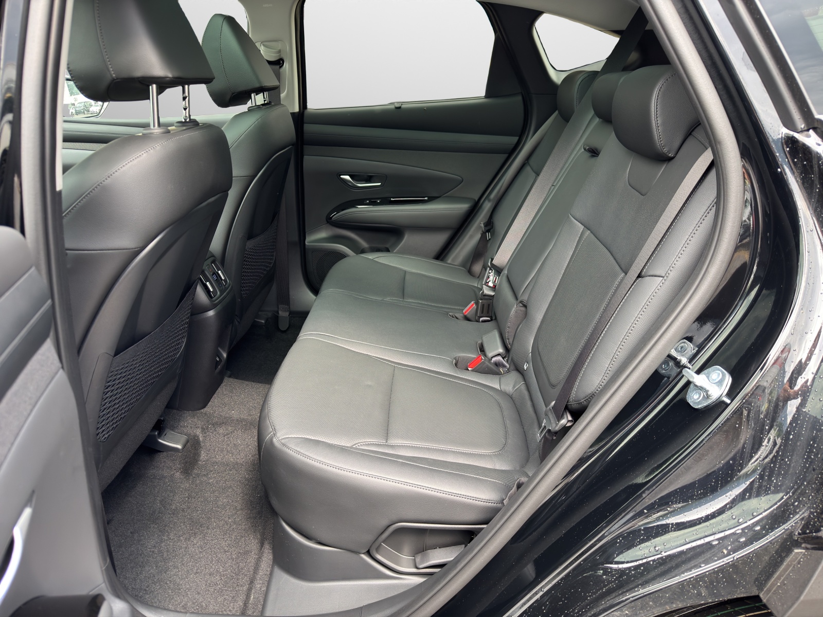 HYUNDAI Tucson 1.6 T-GDi HEV Vertex Swiss Edition 4WD MY27-image-7