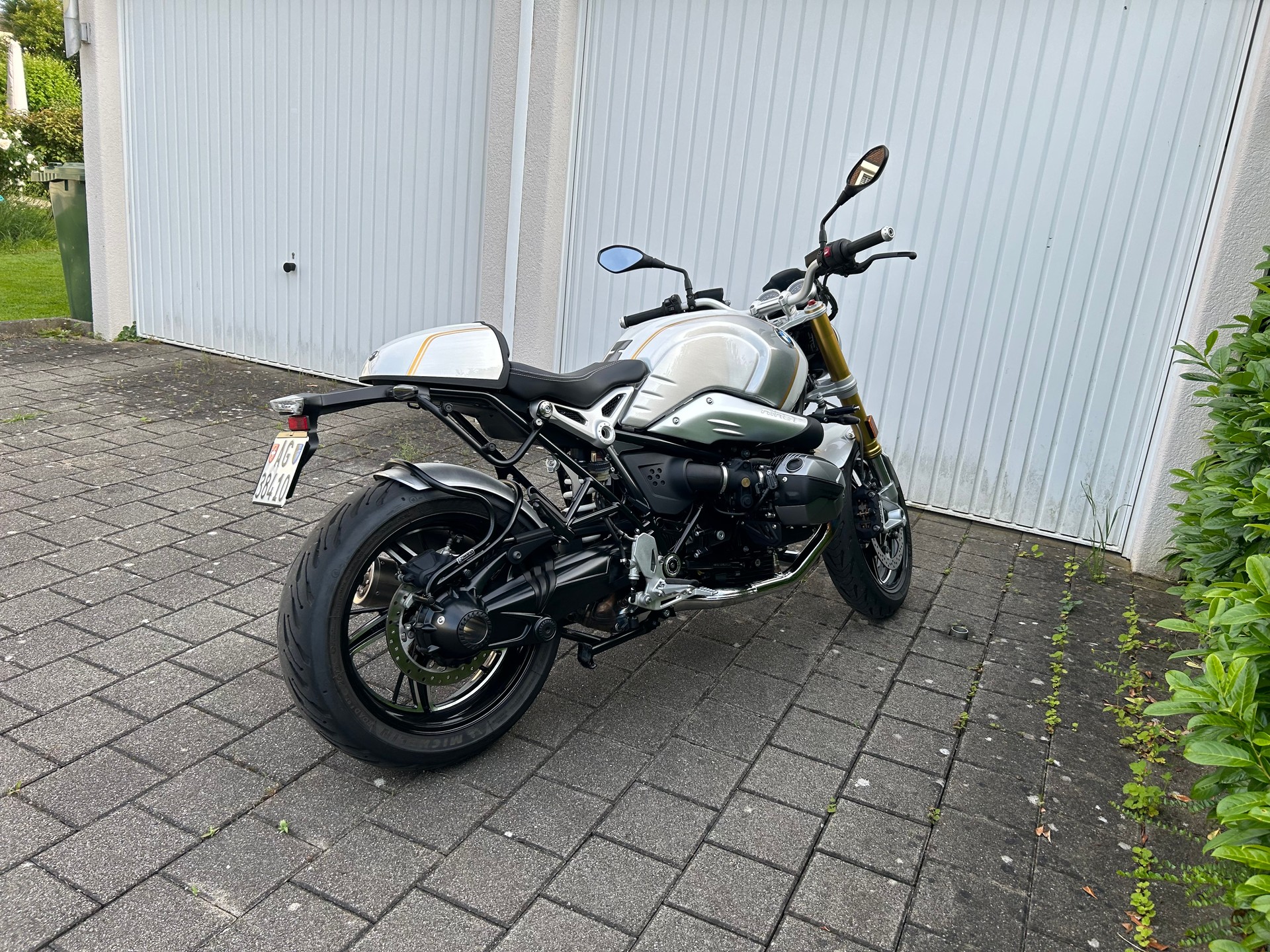 BMW R nineT-image-1