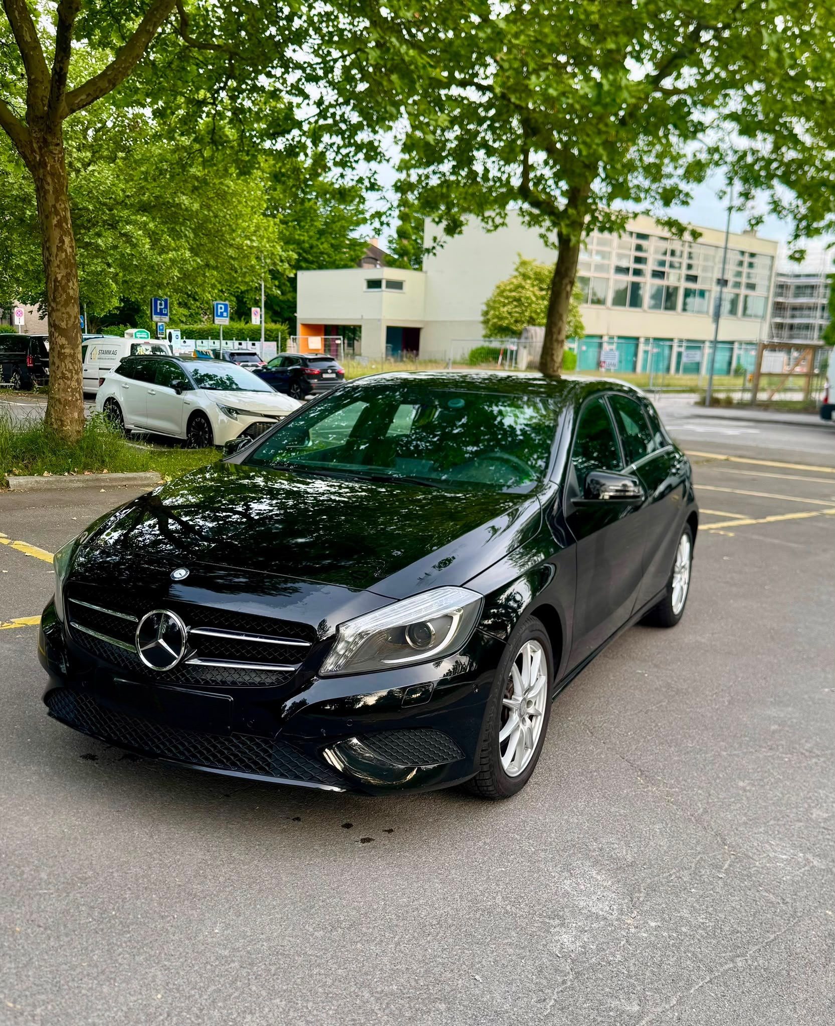 MERCEDES-BENZ A 180