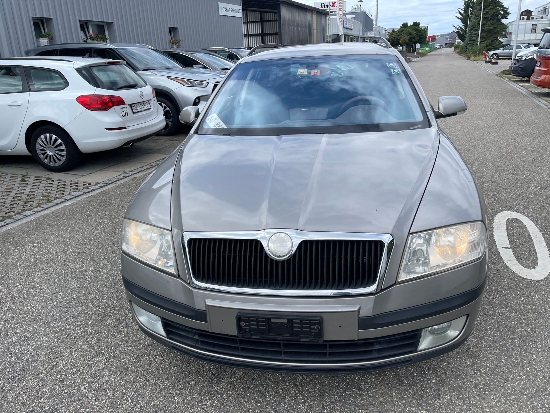 SKODA Octavia 2.0 TDI Ambiente-image-1
